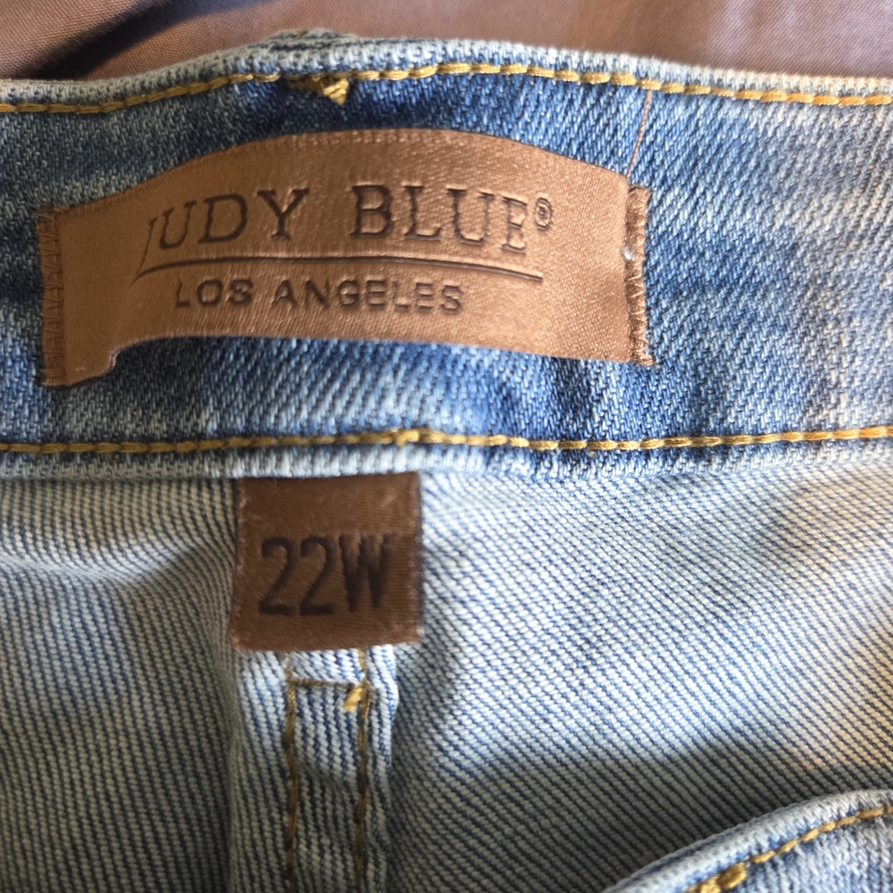 Judy Blue Light Wash Denim Jeans